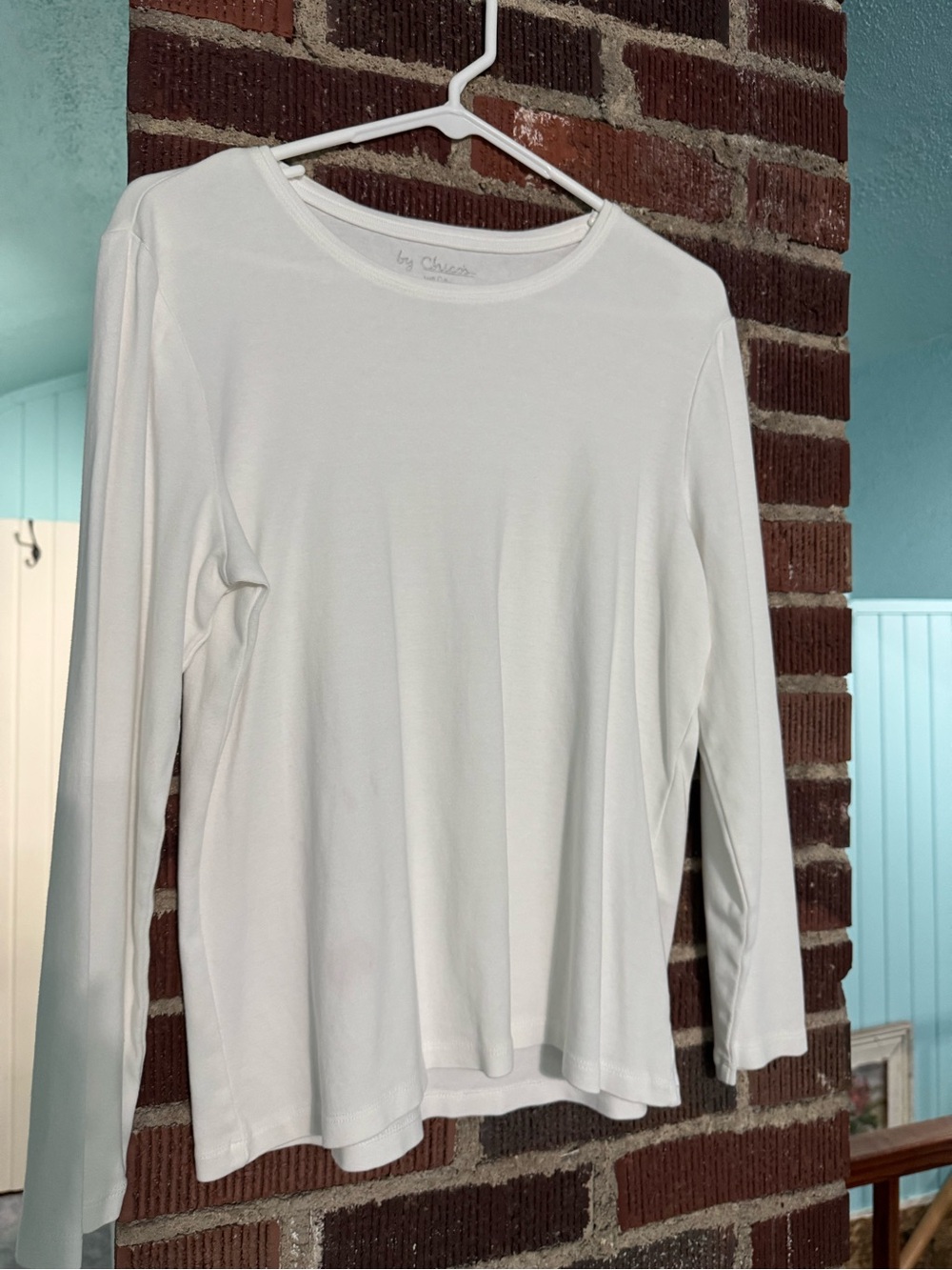 Chico's White Long-Sleeve Crewneck Tee